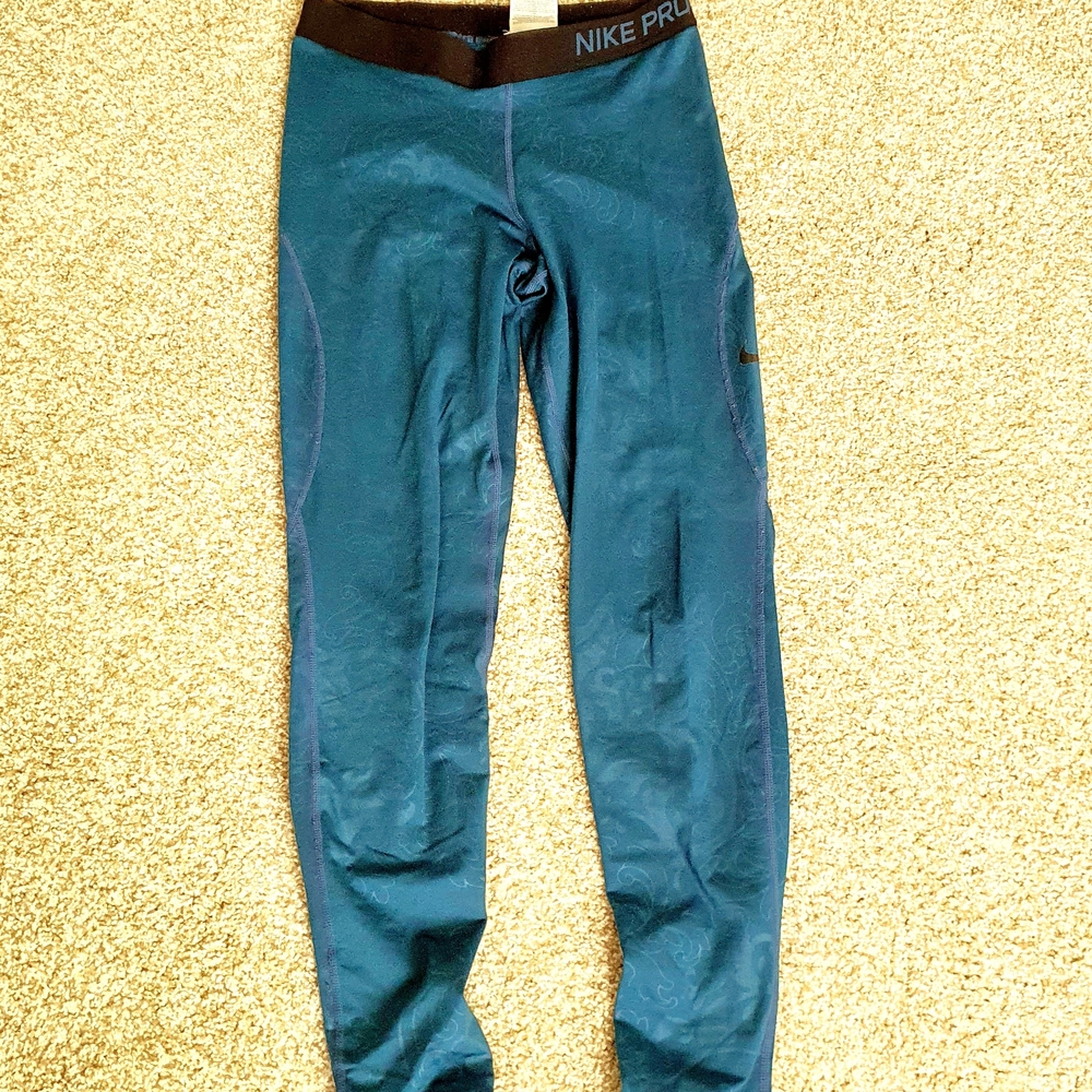 Nike Pro Women's Leggings Set - image 6